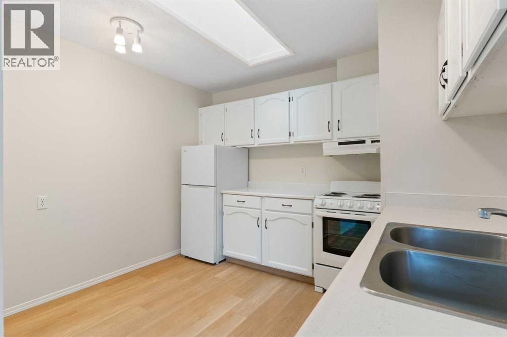 #14 8544 48 Avenue NW - 16