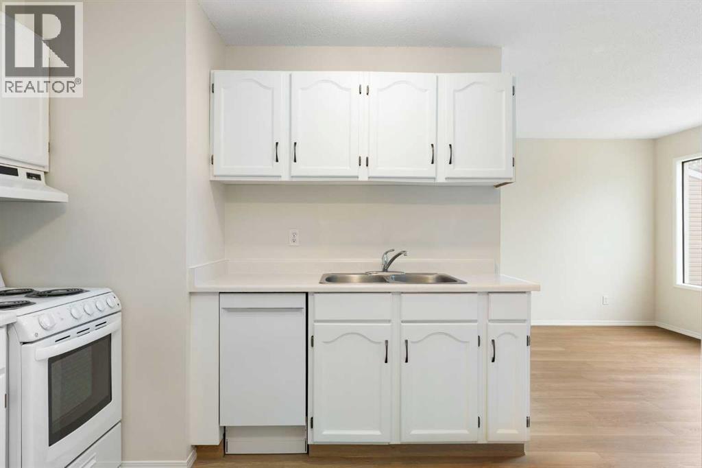 #14 8544 48 Avenue NW - 18