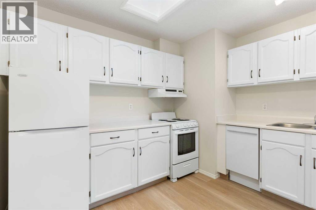 #14 8544 48 Avenue NW - 17