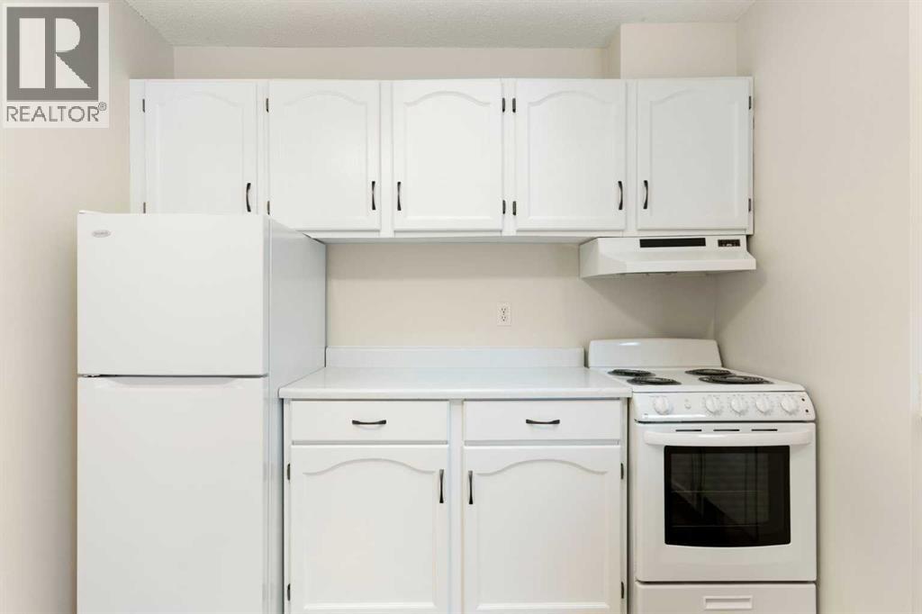 #14 8544 48 Avenue NW - 19