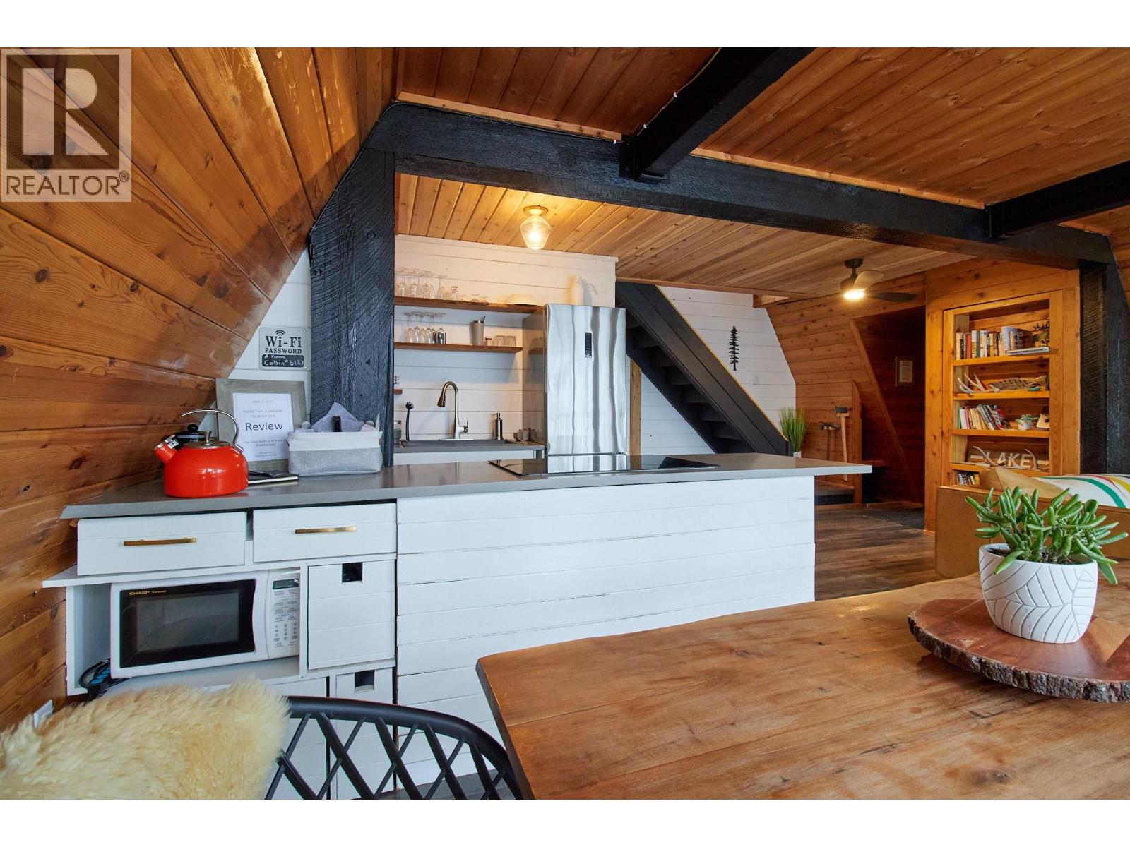 5123 Squilax Anglemont Road - 28