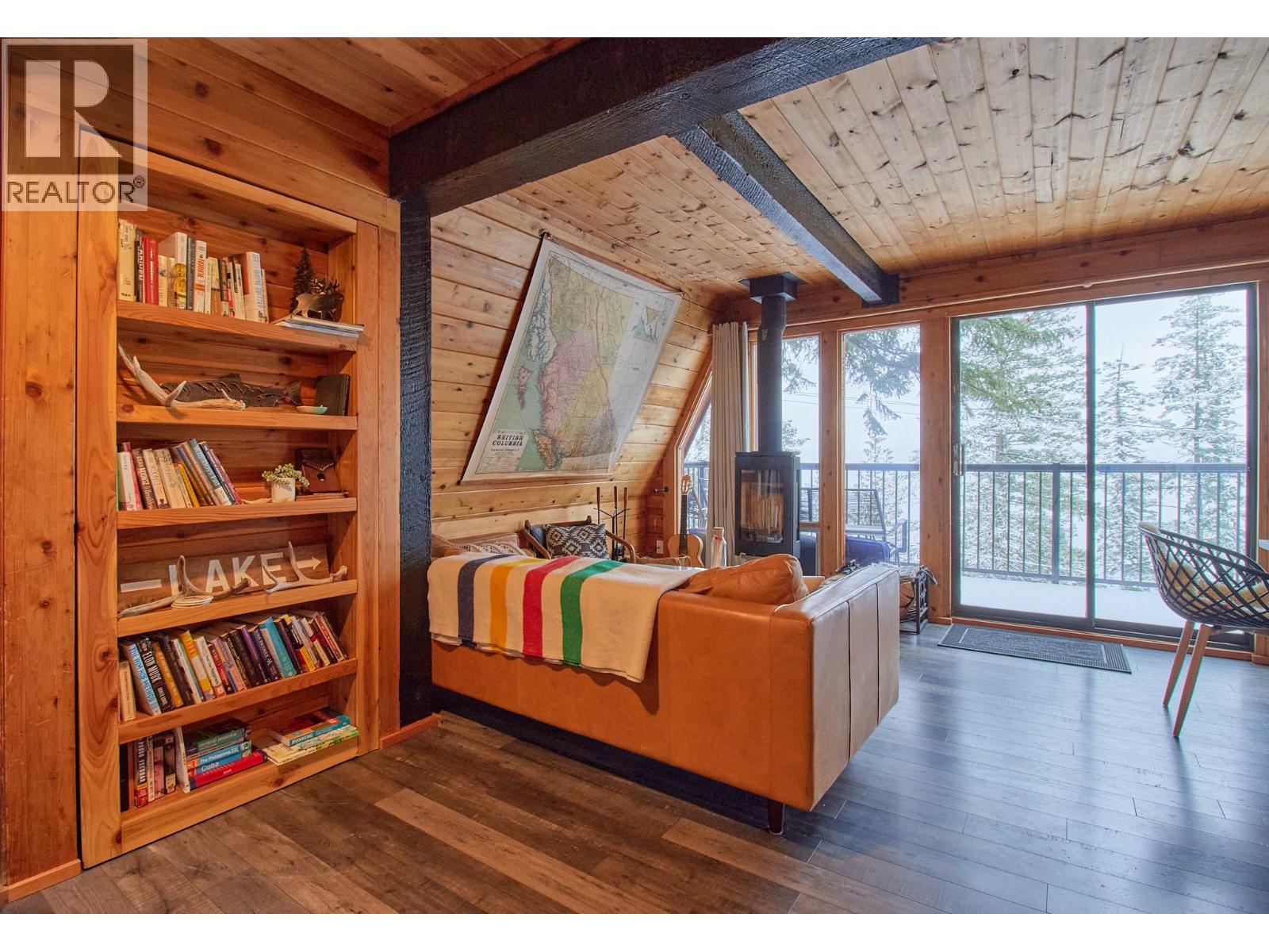 5123 Squilax Anglemont Road - 32