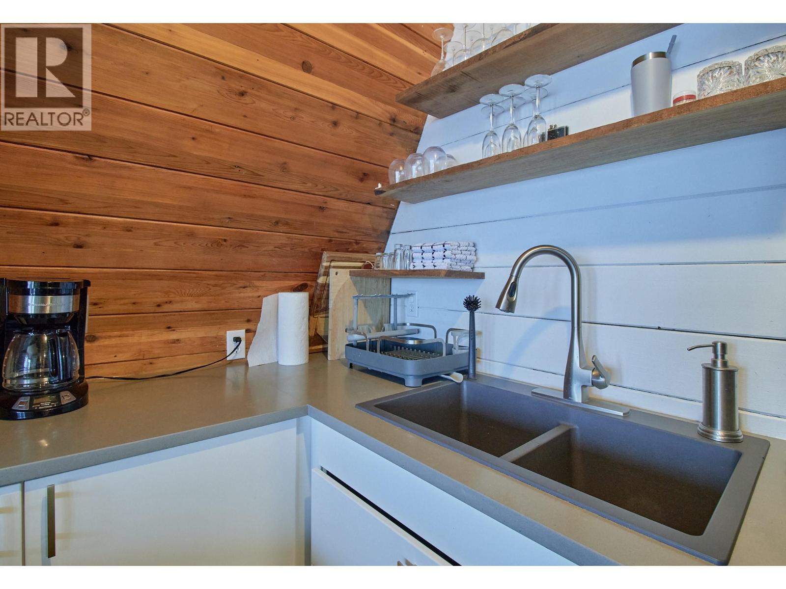 5123 Squilax Anglemont Road - 17