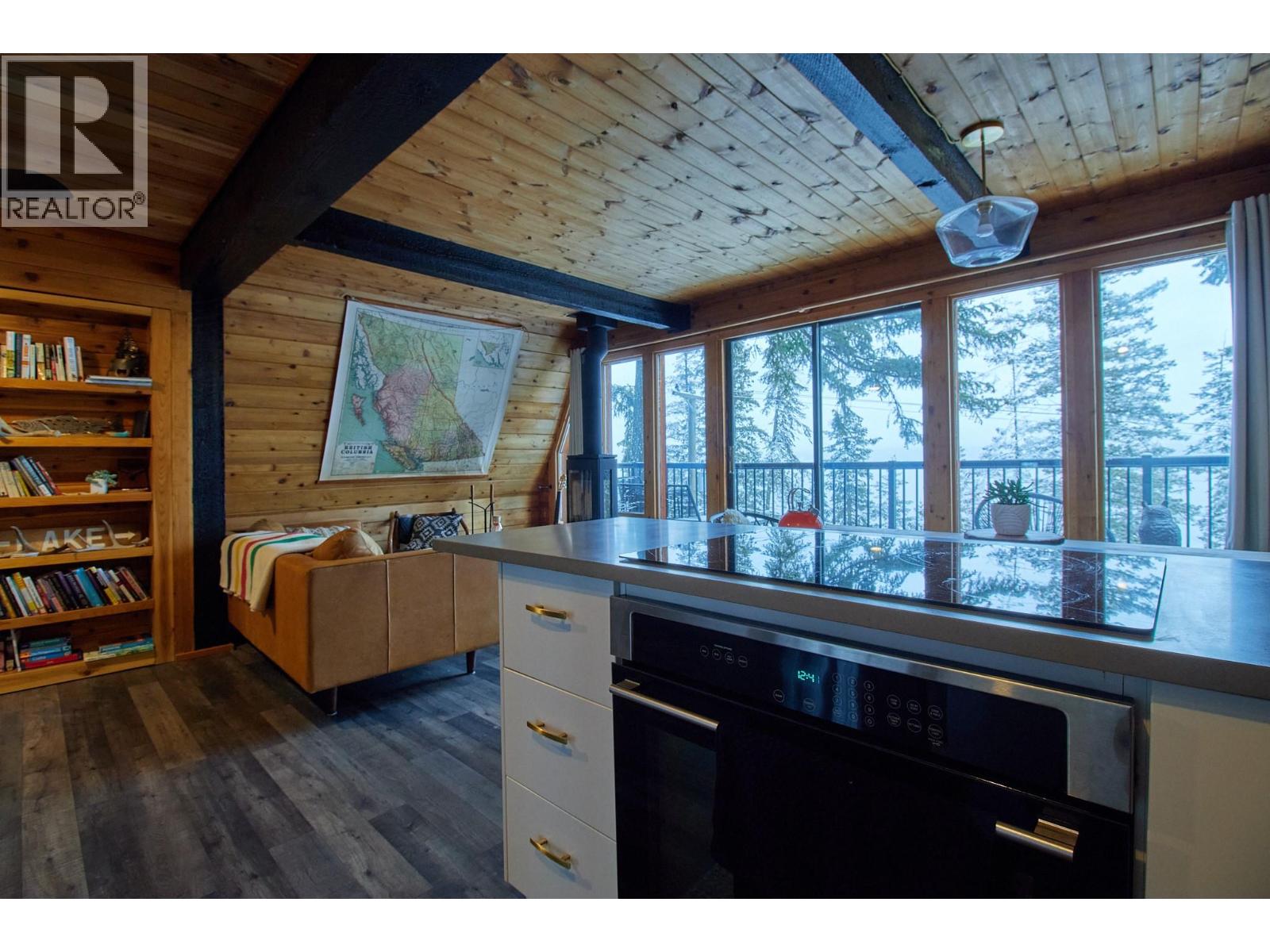 5123 Squilax Anglemont Road - 19