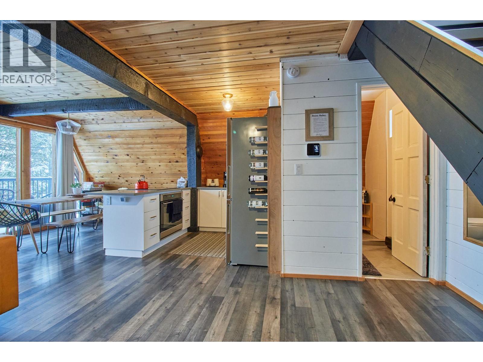 5123 Squilax Anglemont Road - 11
