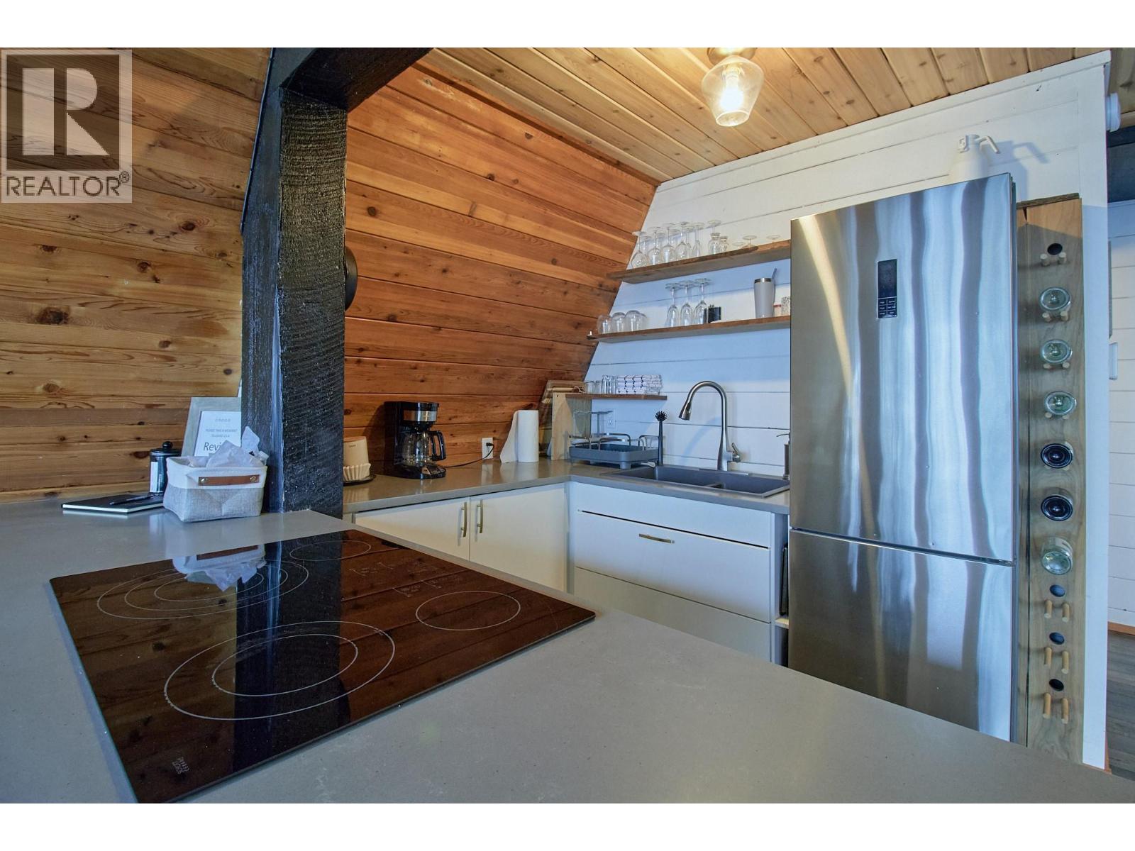5123 Squilax Anglemont Road - 15
