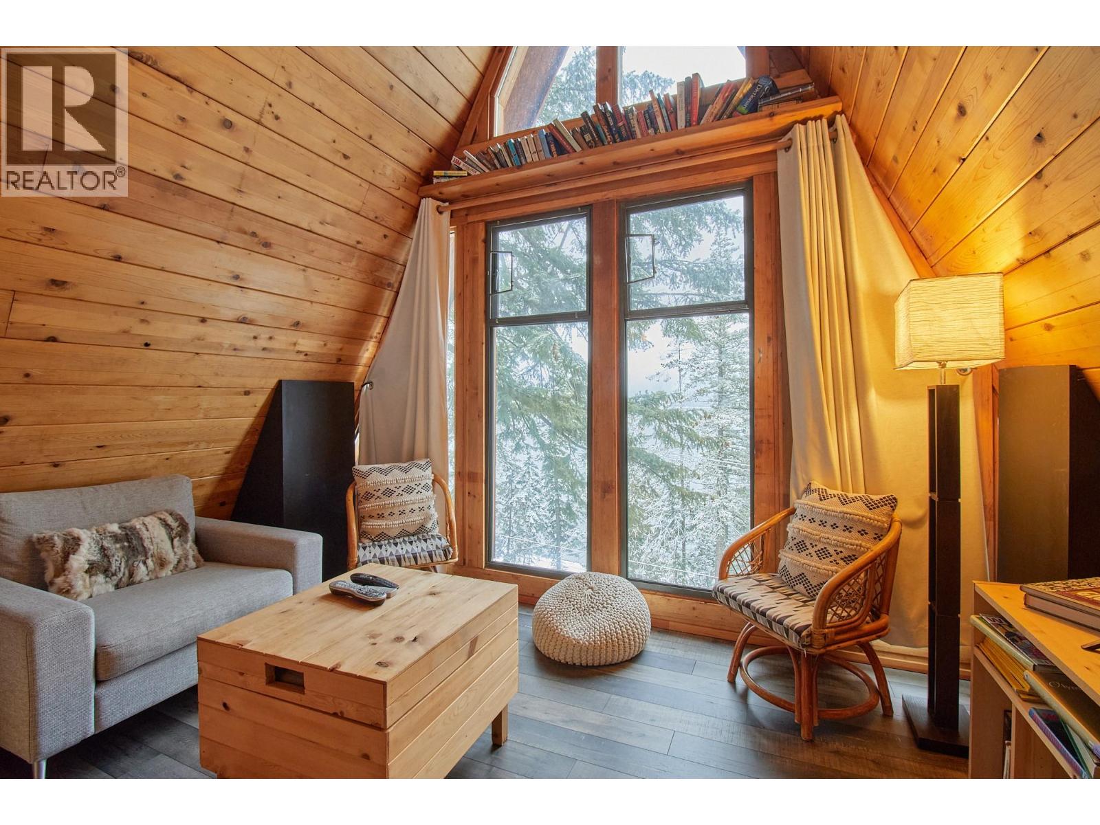 5123 Squilax Anglemont Road - 42
