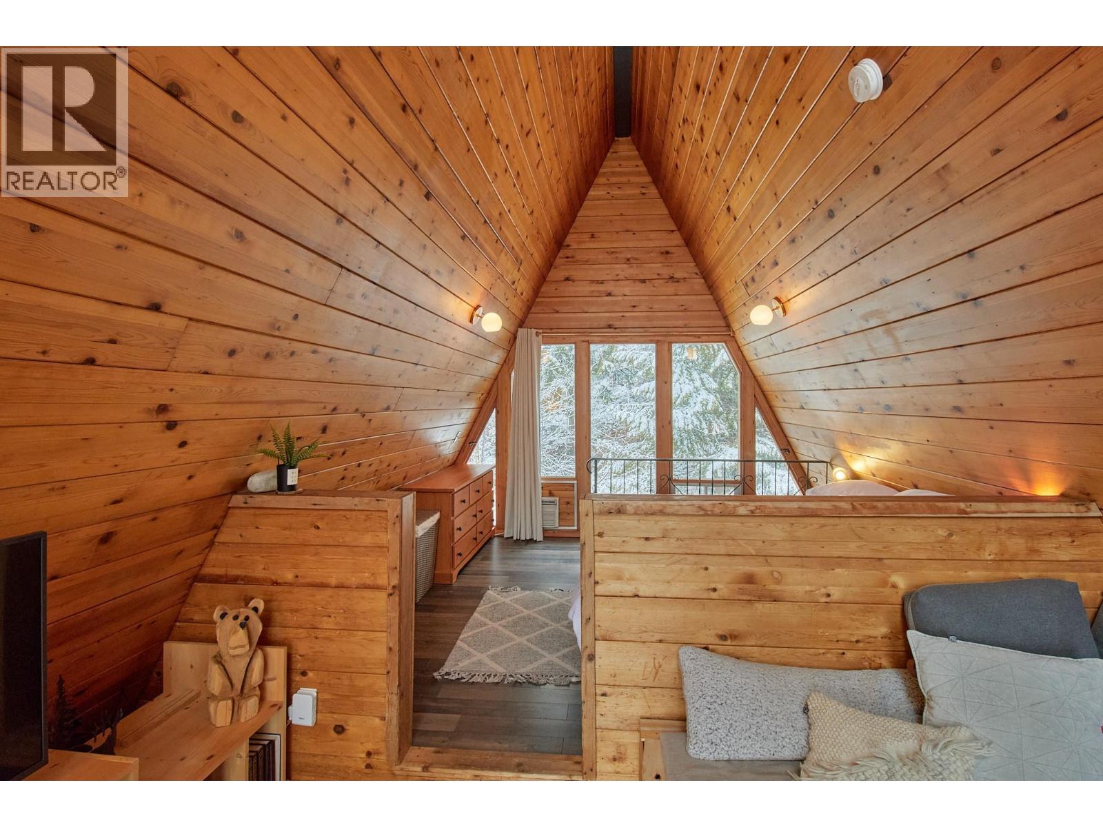 5123 Squilax Anglemont Road - 44
