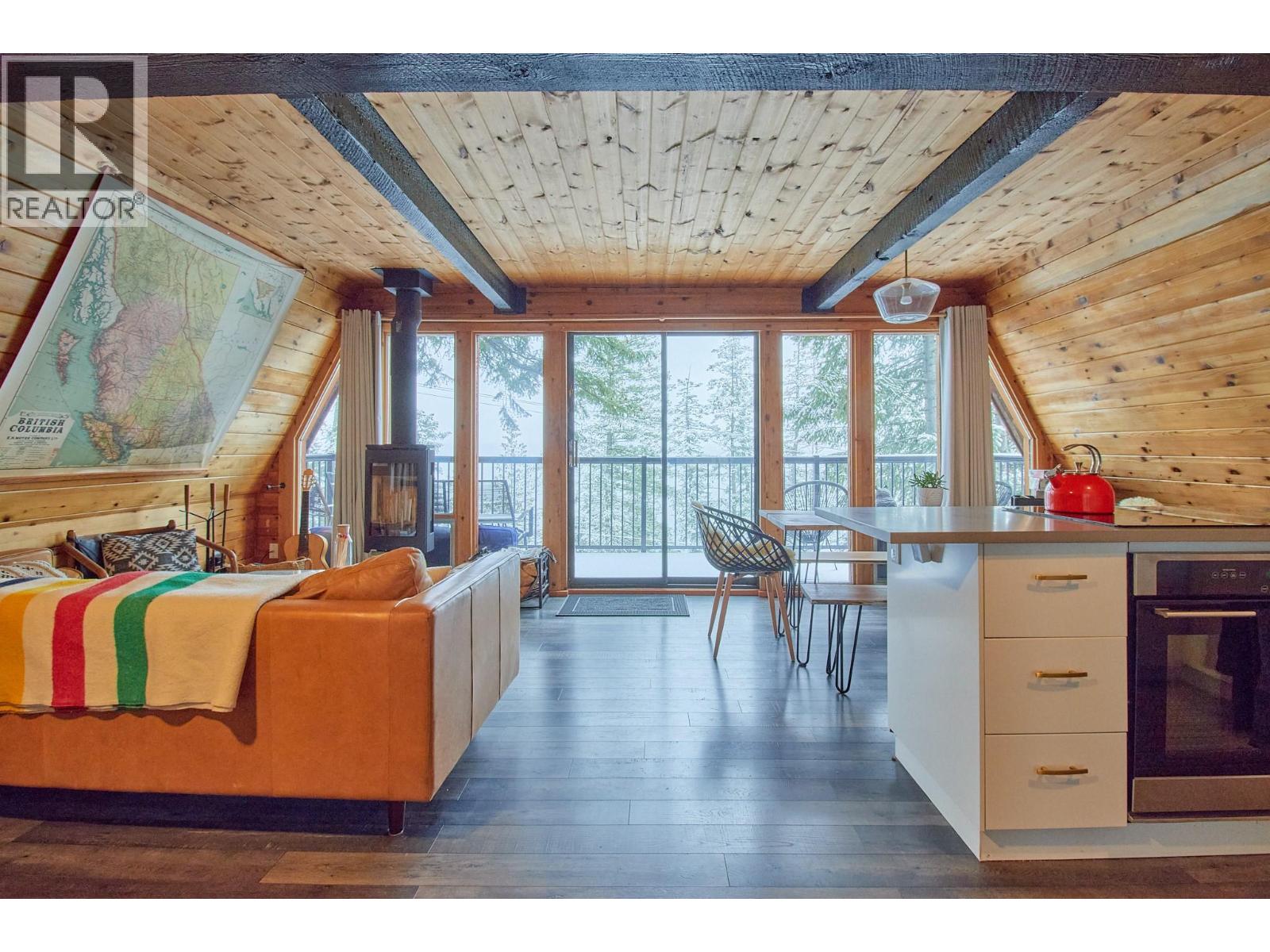 5123 Squilax Anglemont Road - 34