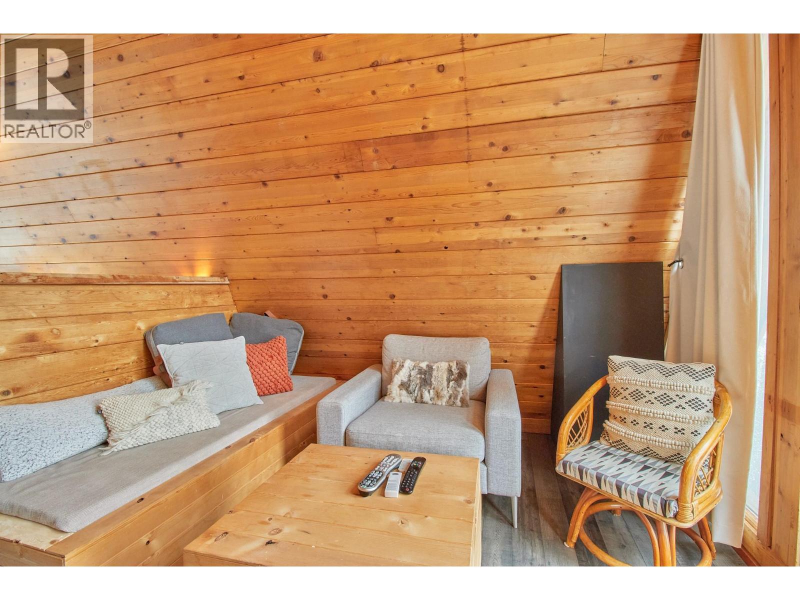 5123 Squilax Anglemont Road - 46