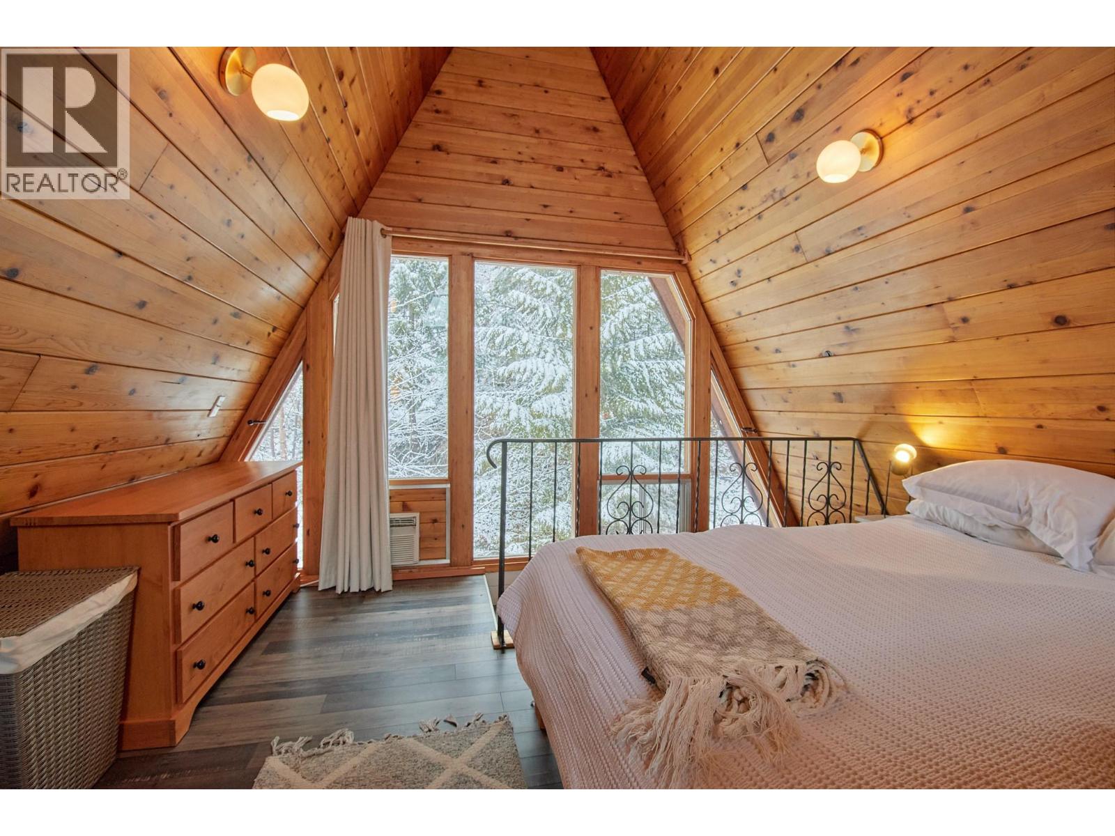 5123 Squilax Anglemont Road - 48
