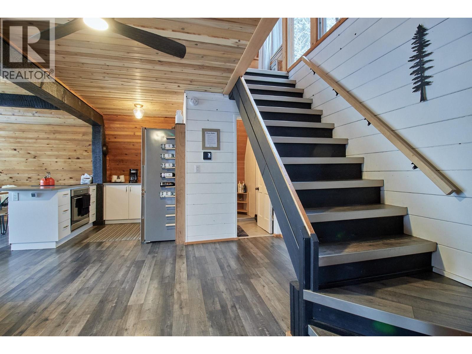 5123 Squilax Anglemont Road - 33