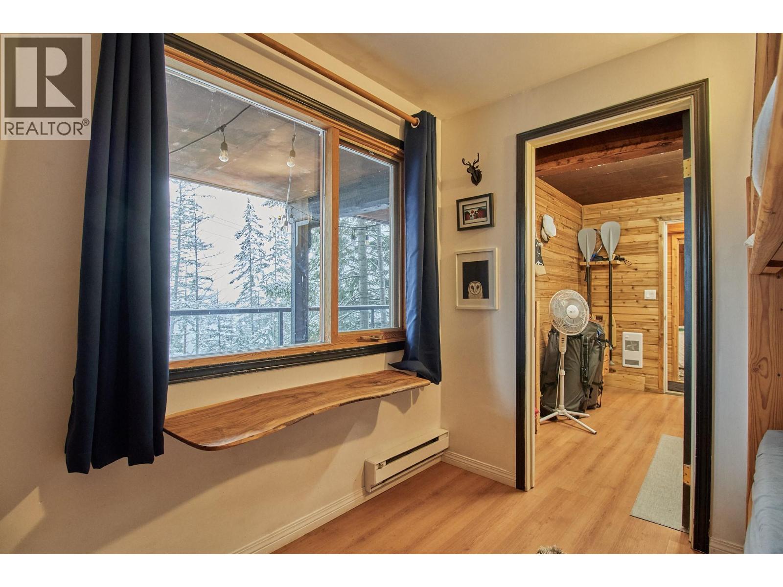 5123 Squilax Anglemont Road - 51