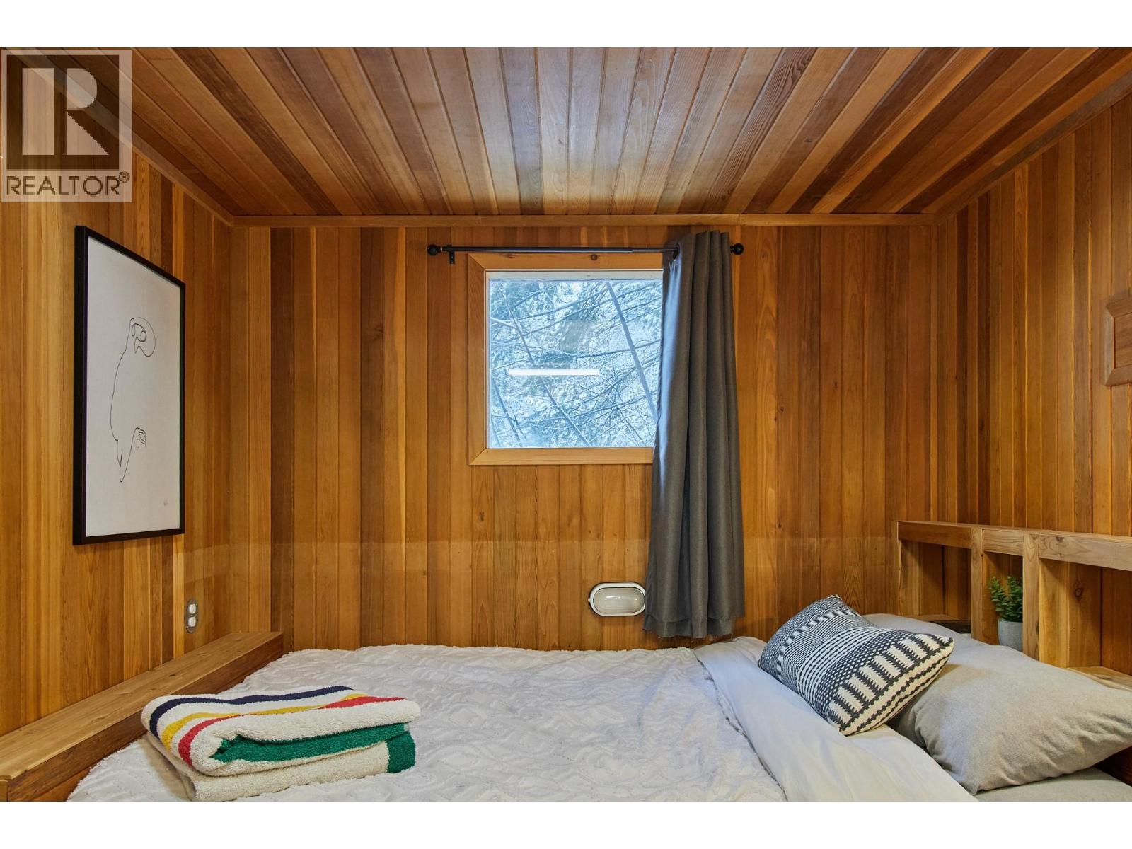5123 Squilax Anglemont Road - 53