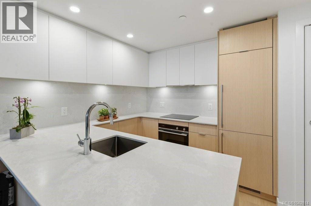 606 1100 Yates St, Victoria