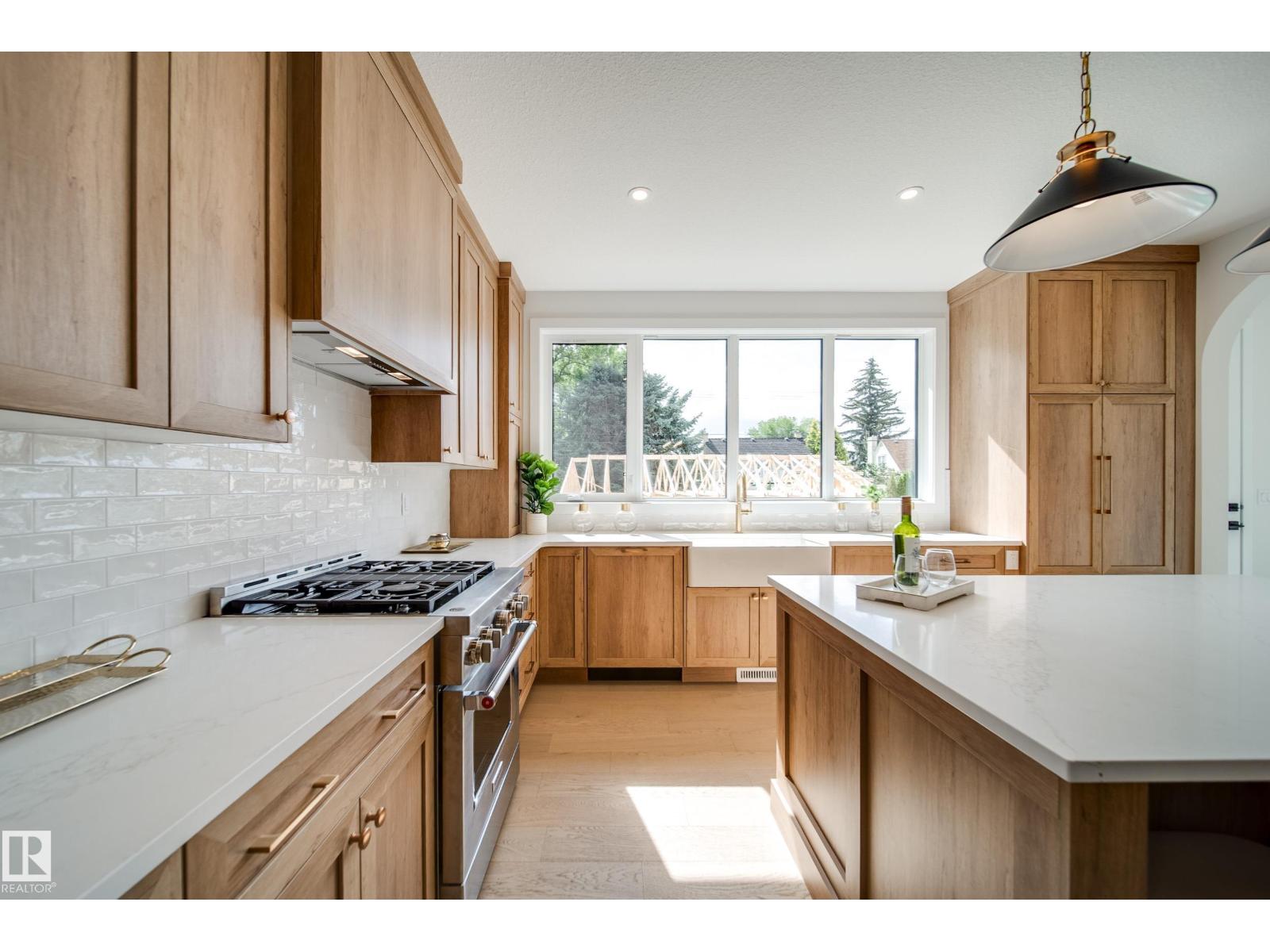 6003 111 AV NW - 22