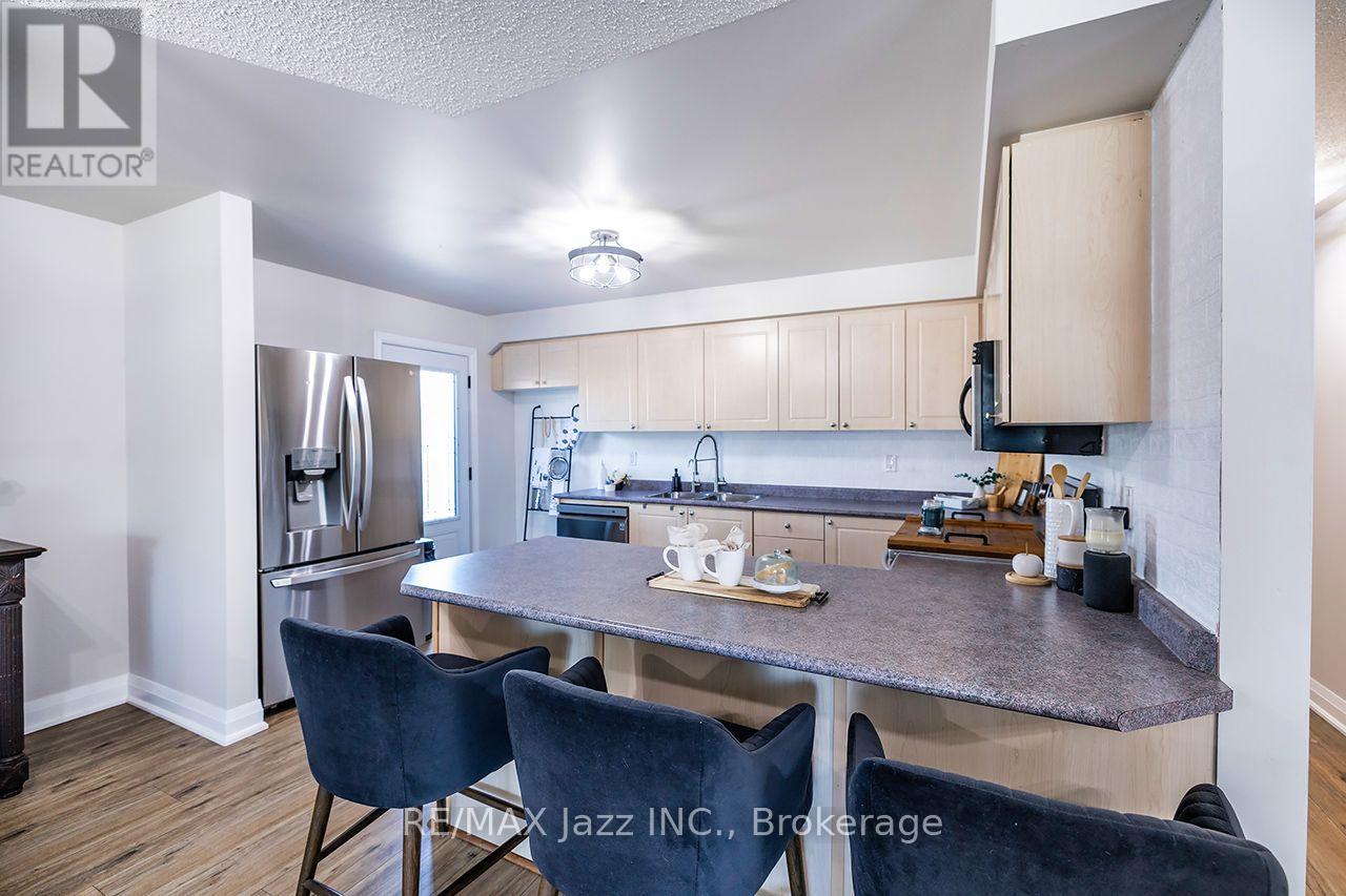 15 TOWNLINE ROAD S - 10