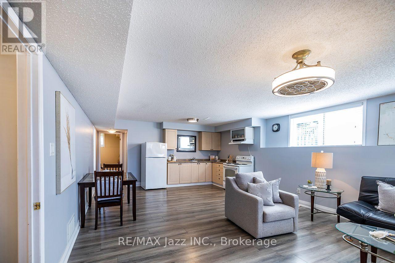15 TOWNLINE ROAD S - 18