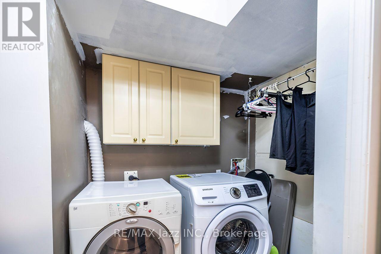15 TOWNLINE ROAD S - 24