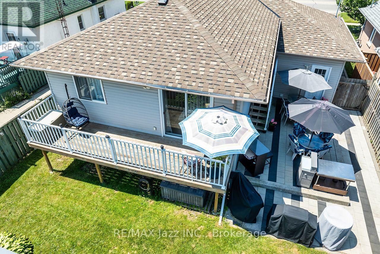 15 TOWNLINE ROAD S - 25