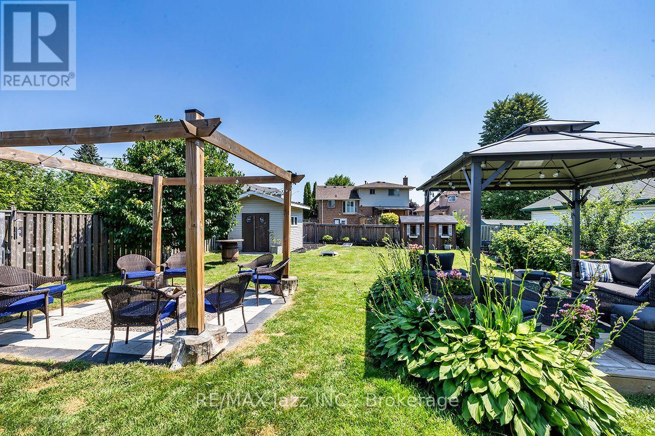 15 TOWNLINE ROAD S - 26