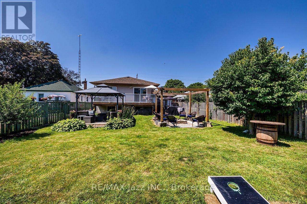 15 TOWNLINE ROAD S - 31
