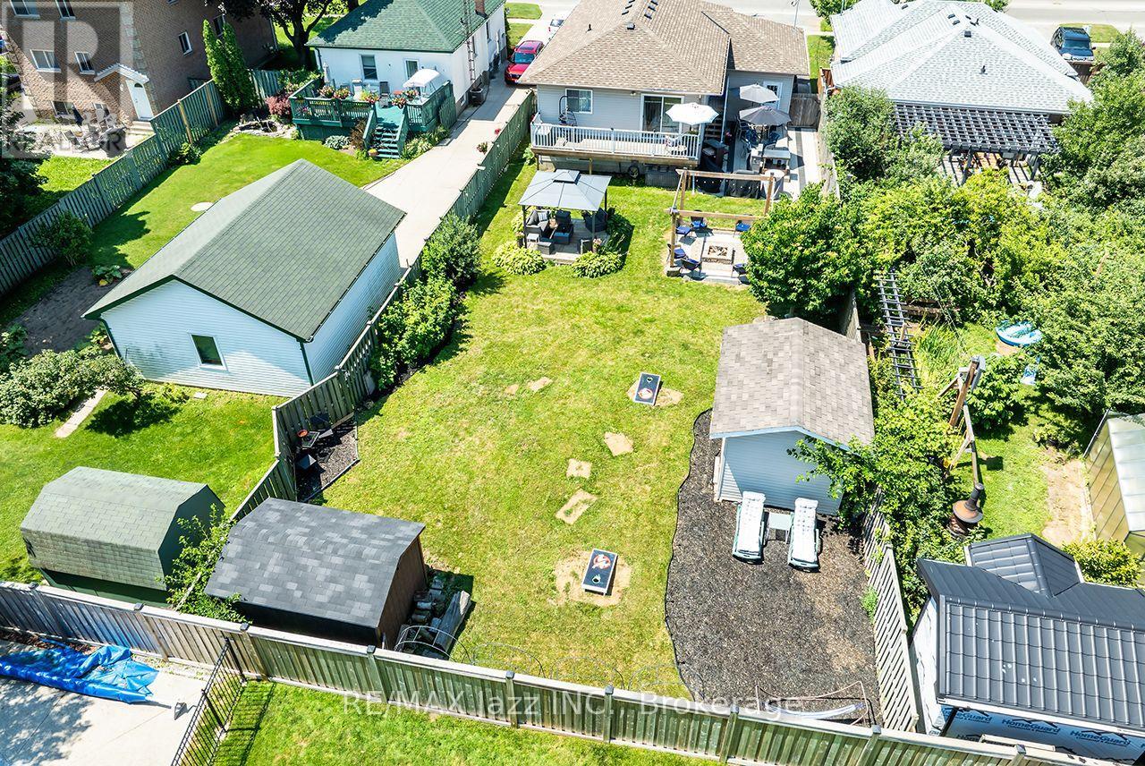 15 TOWNLINE ROAD S - 33