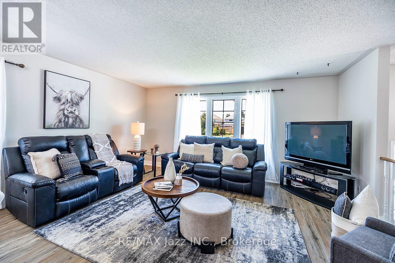 15 TOWNLINE ROAD S - 5