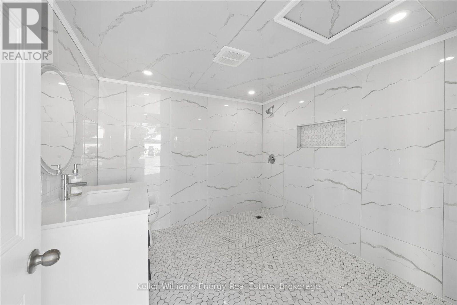3122 HIGHWAY 2 - Image 30