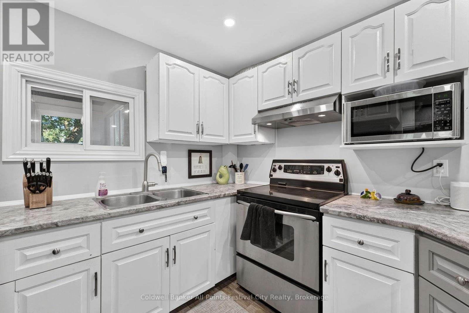 167 MONTREAL STREET - 17
