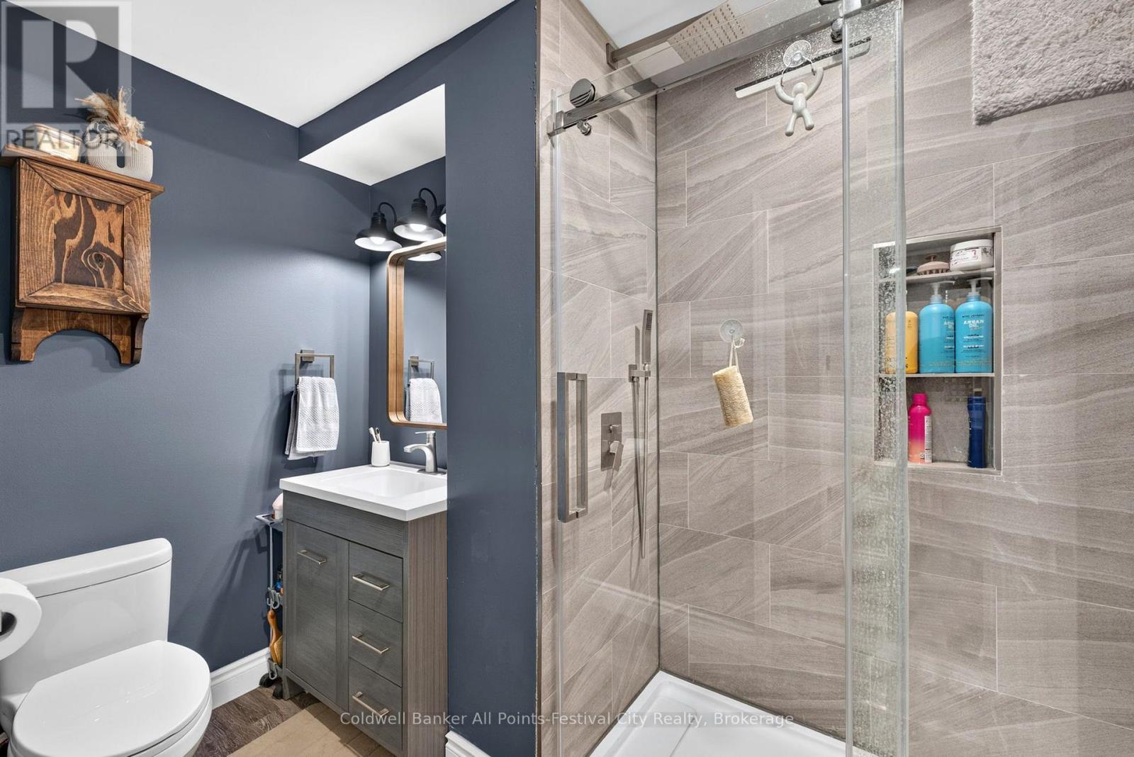 167 MONTREAL STREET - 23