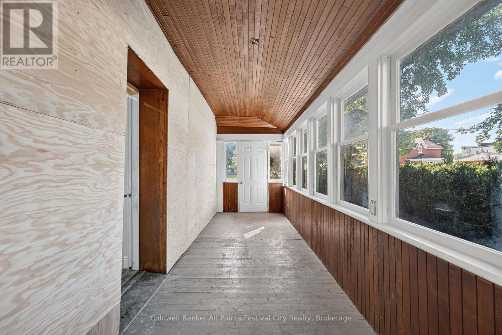 167 MONTREAL STREET - 9