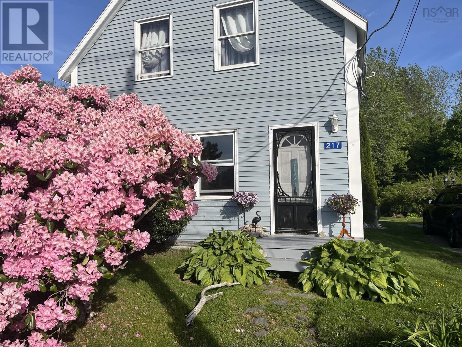 217 Waterloo Street - 1