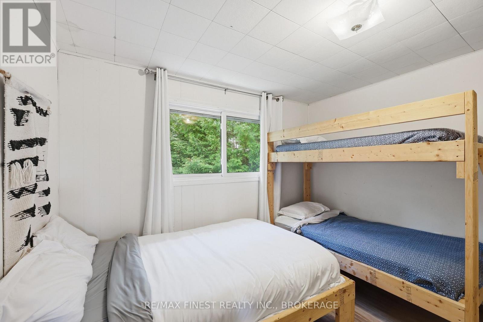 4267 MAPLE DRIVE - Image 37