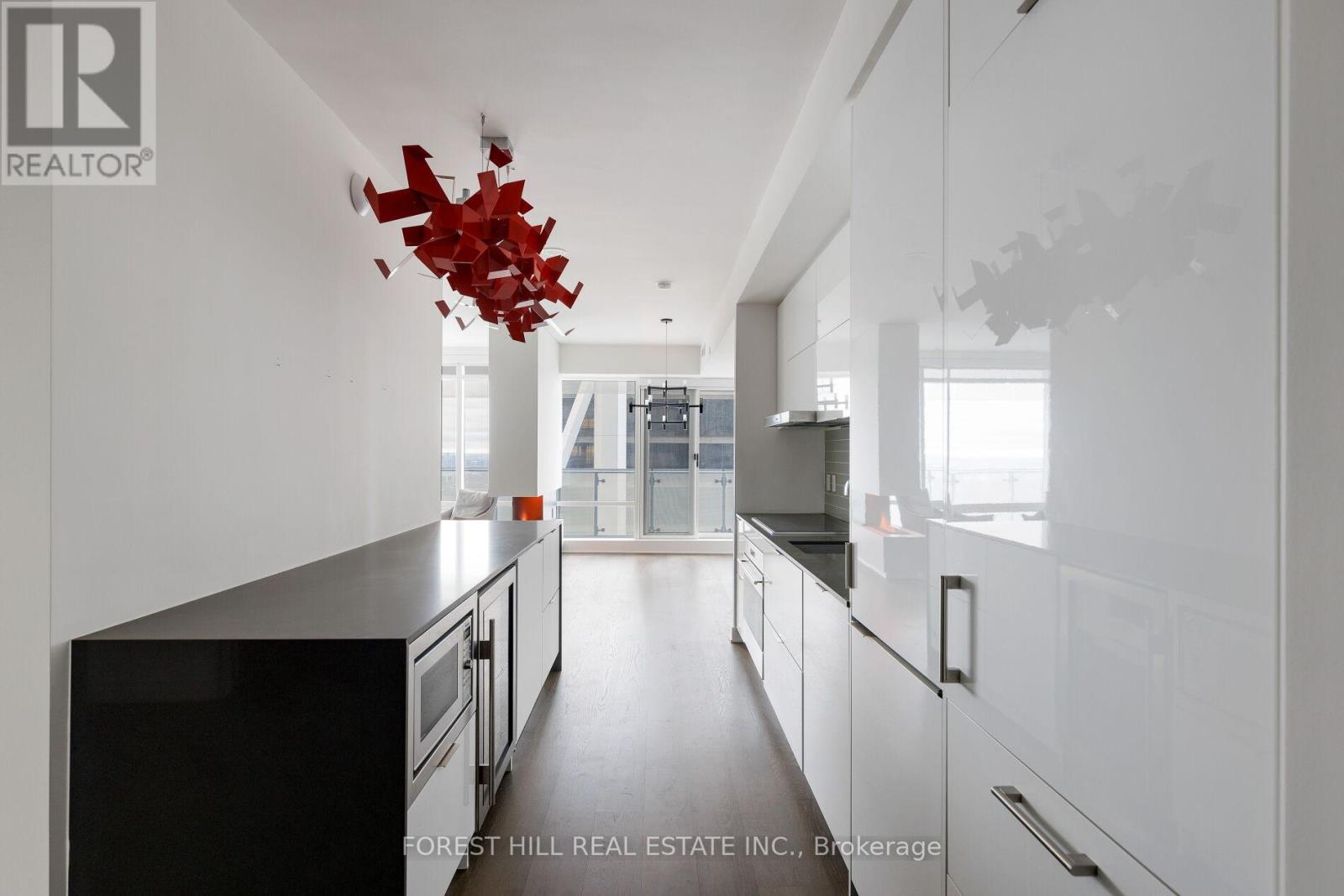 #6805 1 BLOOR STREET E - 21