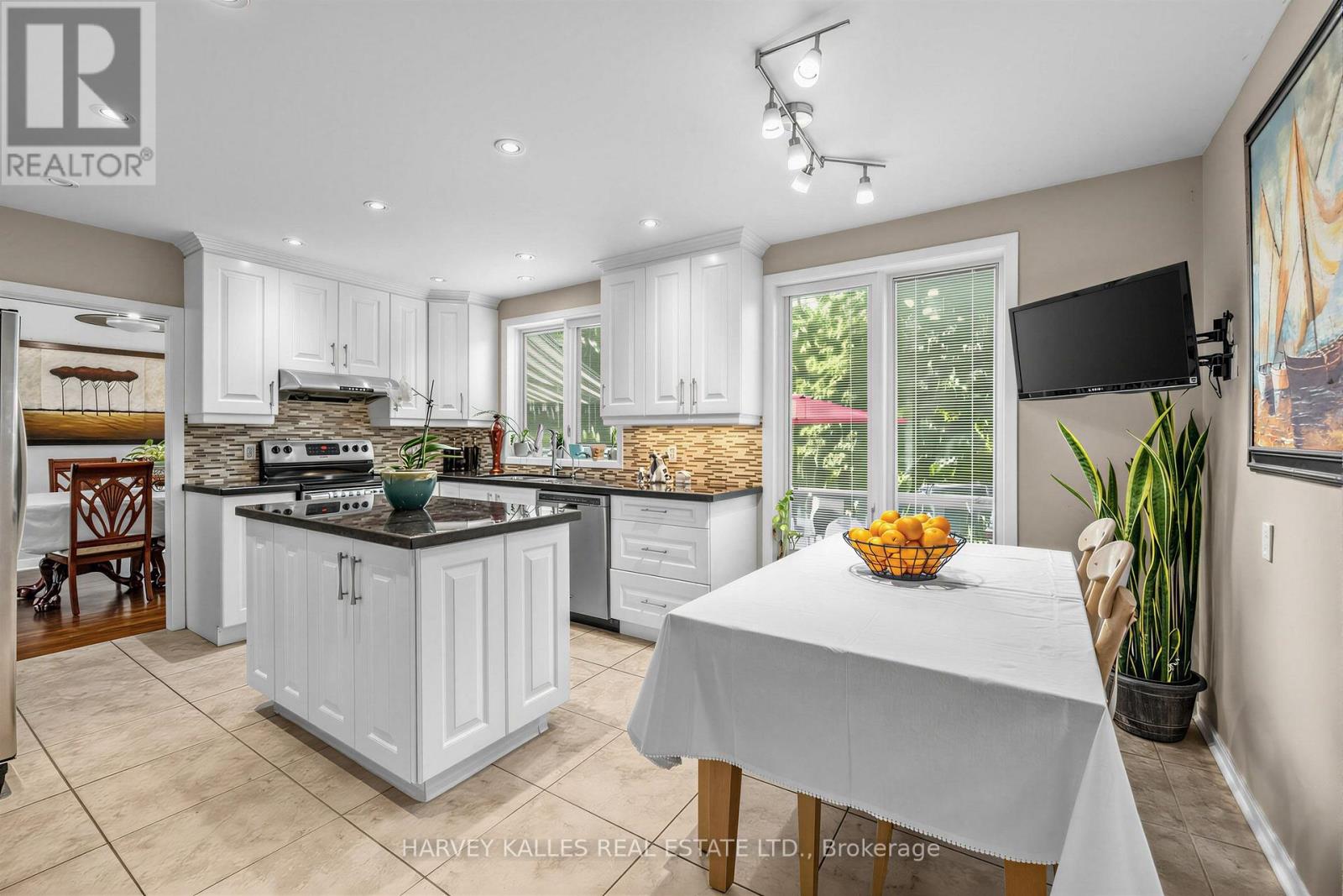 12 LONGHOPE PLACE - 14