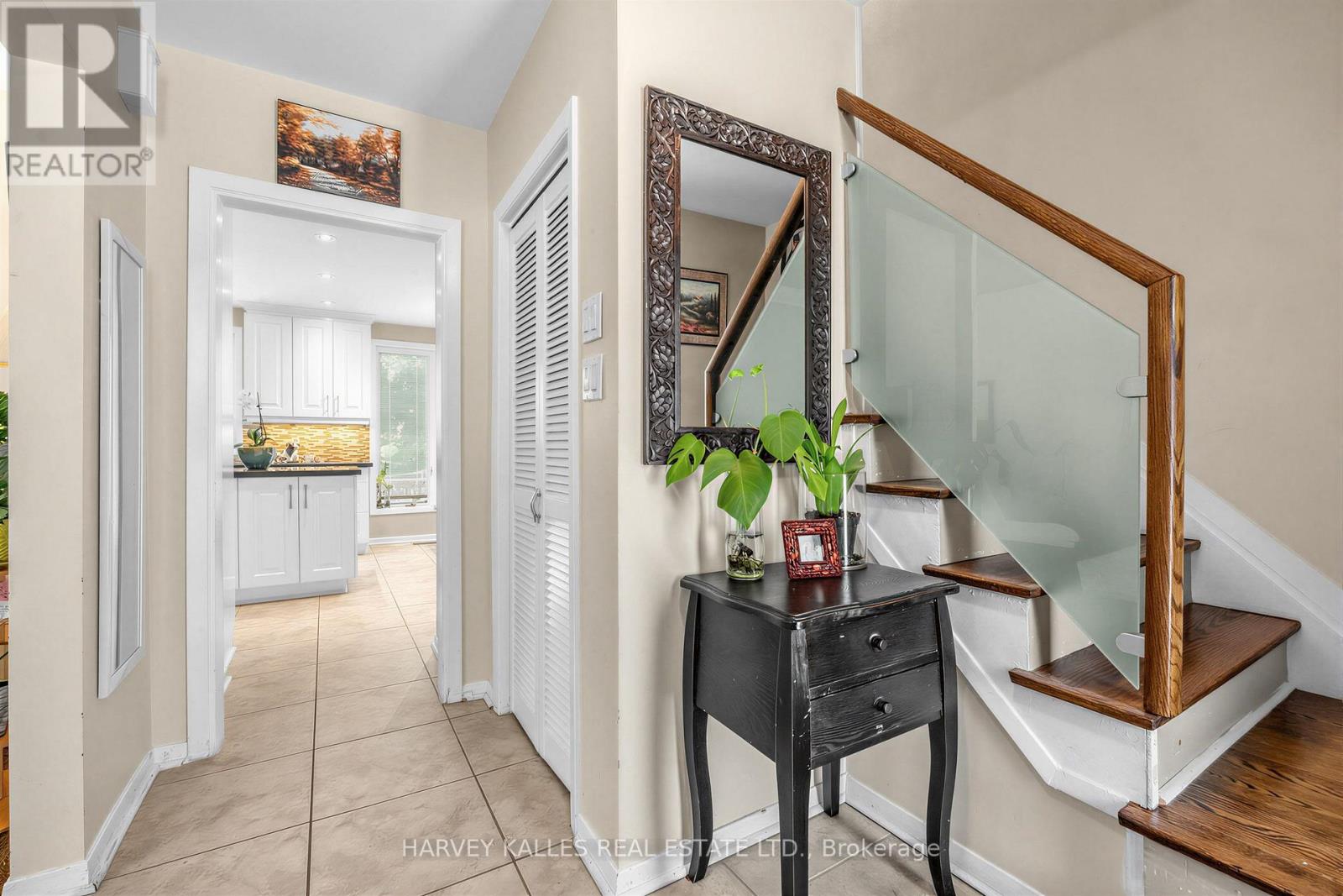 12 LONGHOPE PLACE - 16