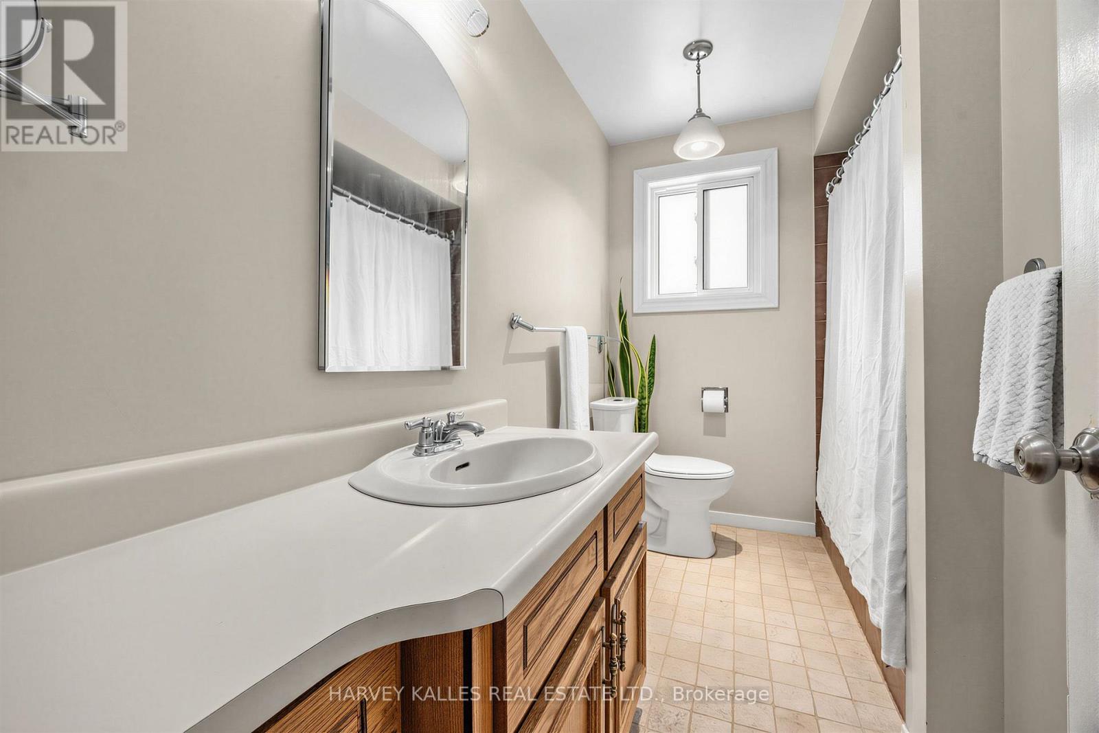 12 LONGHOPE PLACE - 18