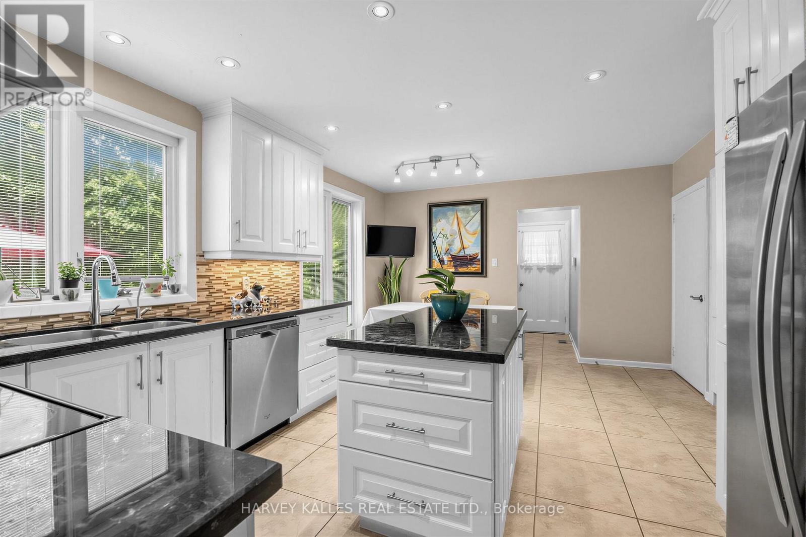 12 LONGHOPE PLACE - 8