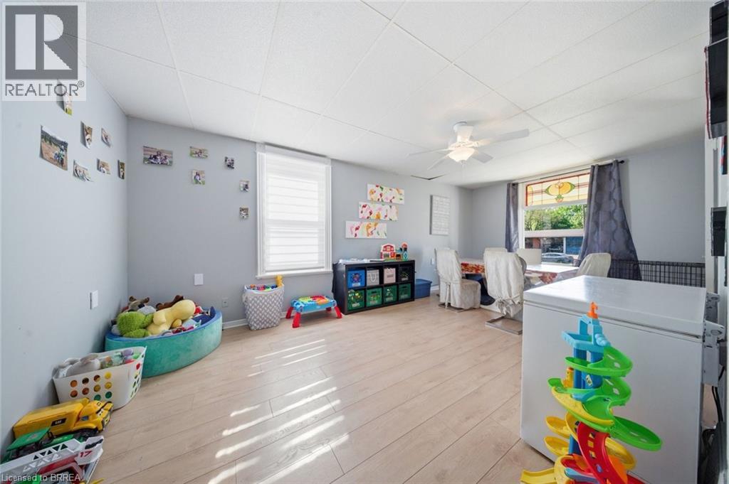 816 COLBORNE Street E - 27