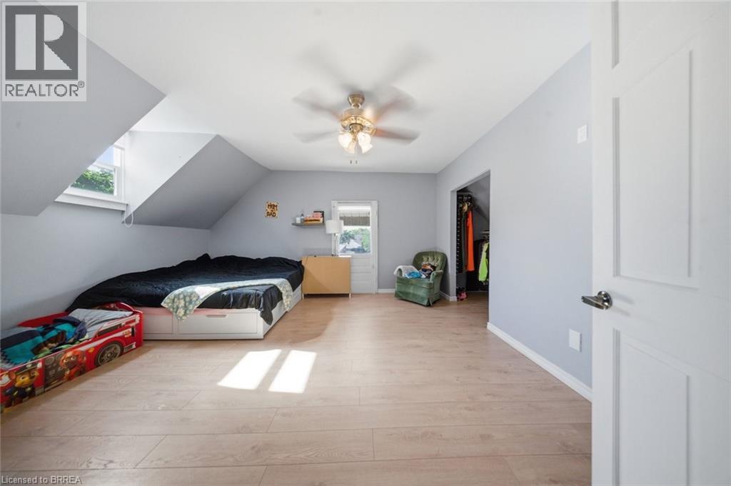 816 COLBORNE Street E - 28