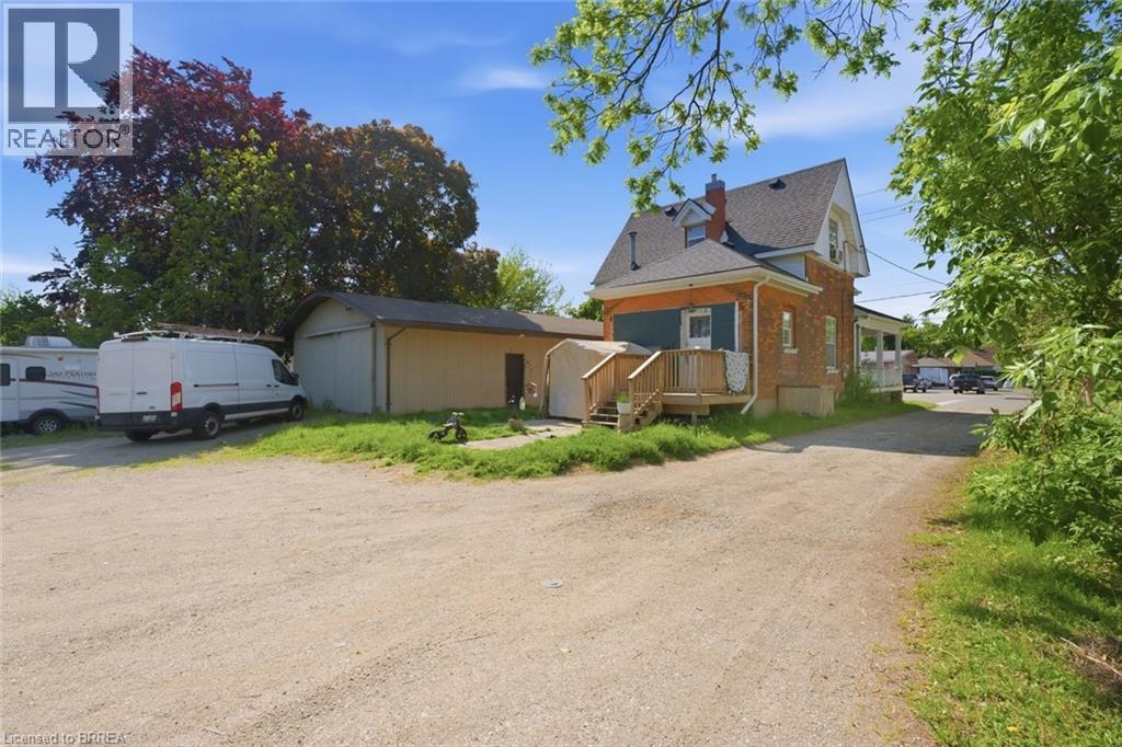 816 COLBORNE Street E - 32