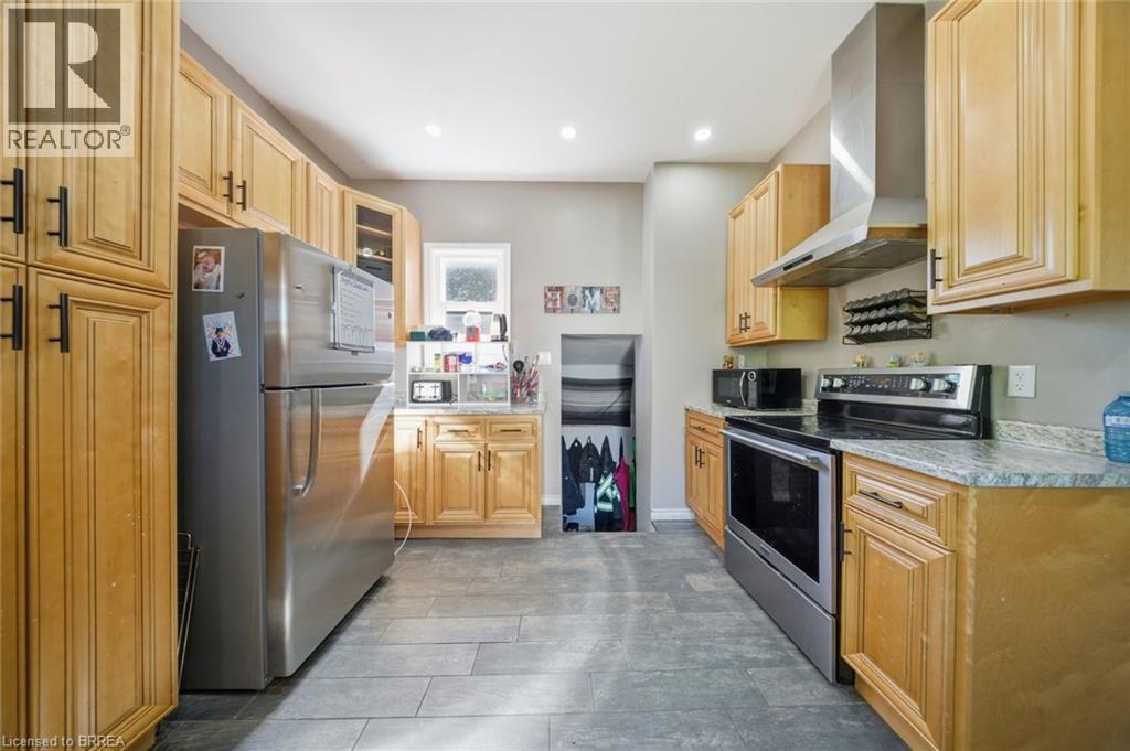 816 COLBORNE Street E - 20