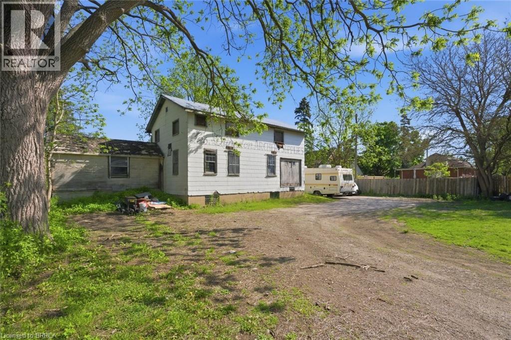 816 COLBORNE Street E - 40