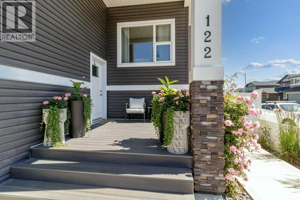 122 Lundberg Crescent - 2