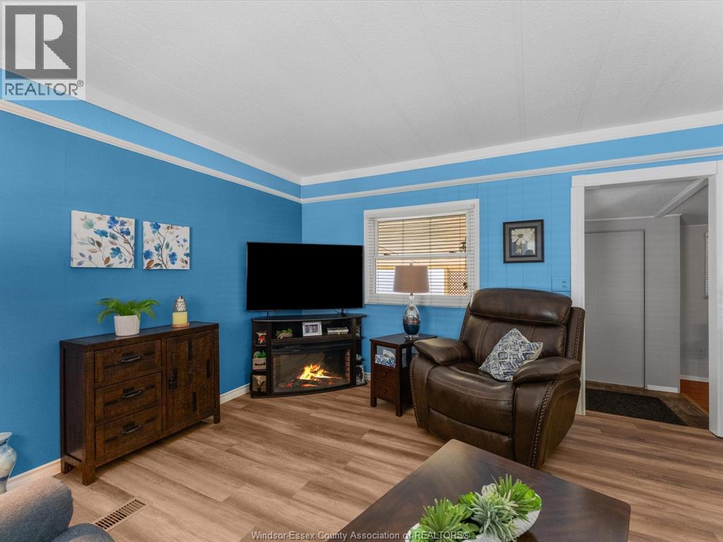 338 DREW DRIVE - 11