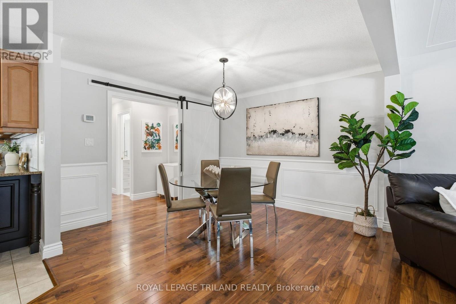 5 QUEEN MARY CRESCENT - 11