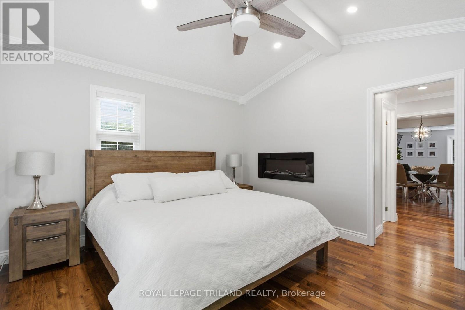 5 QUEEN MARY CRESCENT - 22