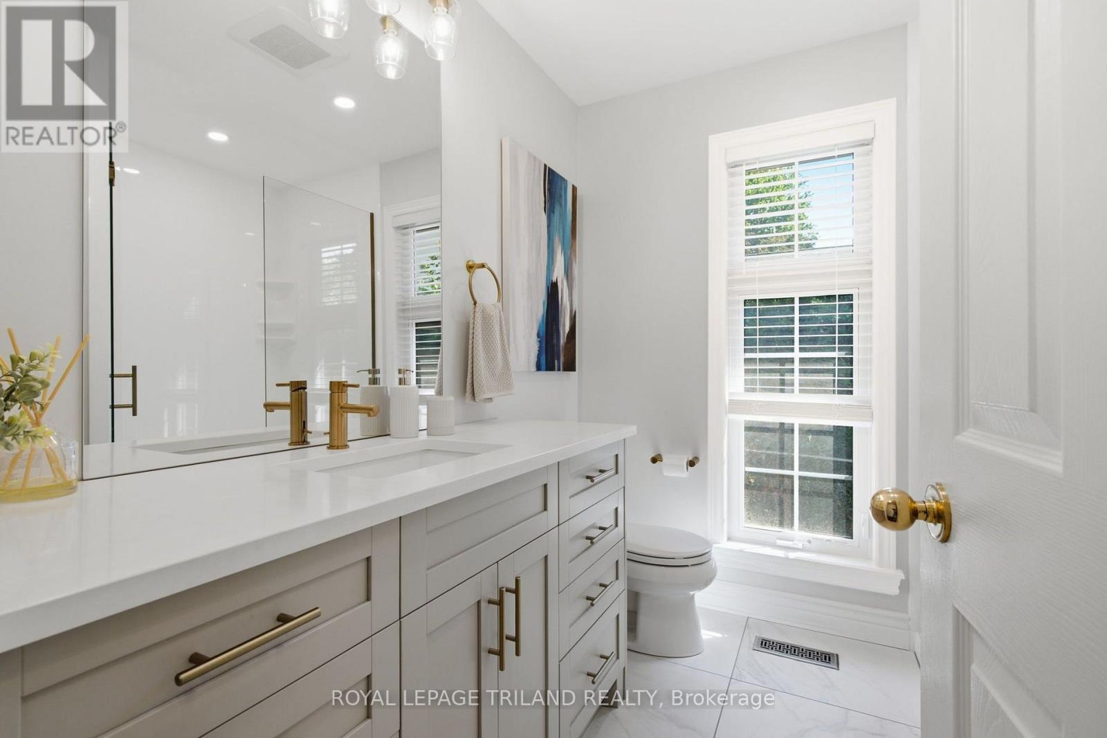 5 QUEEN MARY CRESCENT - 23