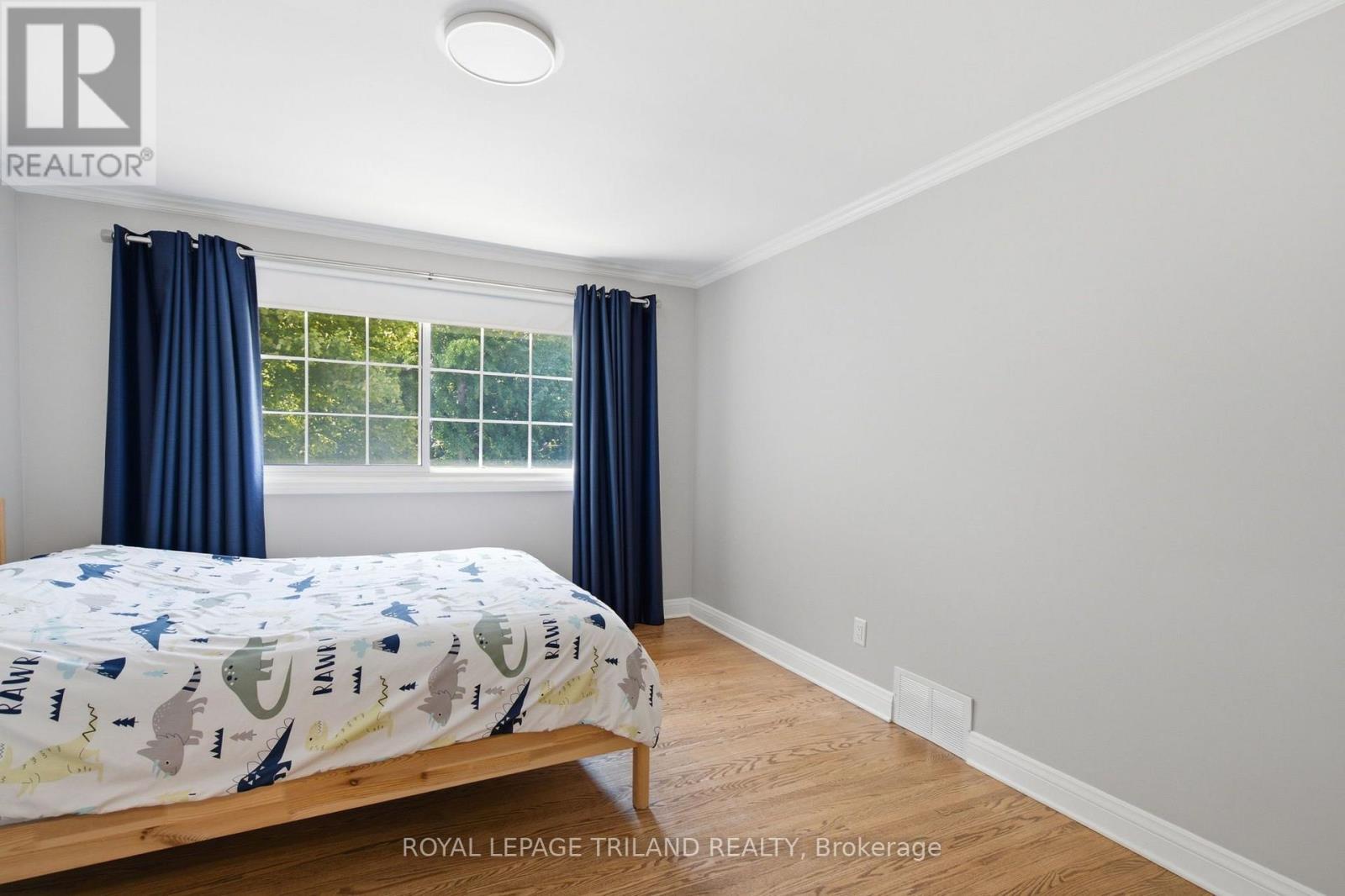 5 QUEEN MARY CRESCENT - 26